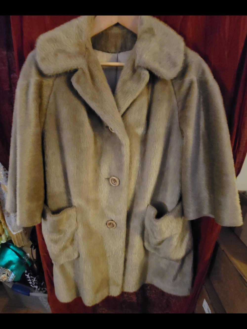 Luxury Women's Faux Fur Coat - Taupe